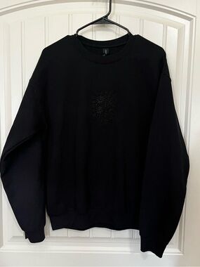 Embroidered crewneck